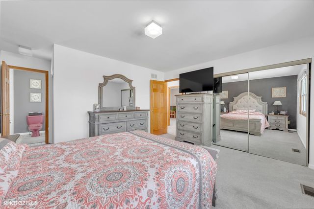 314 Maple Lane, Round Lake, IL 60073