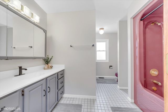 314 Maple Lane, Round Lake, IL 60073