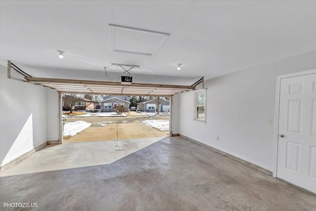 314 Maple Lane, Round Lake, IL 60073