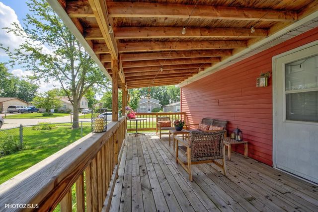 314 Maple Lane, Round Lake, IL 60073