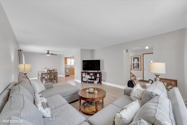 314 Maple Lane, Round Lake, IL 60073