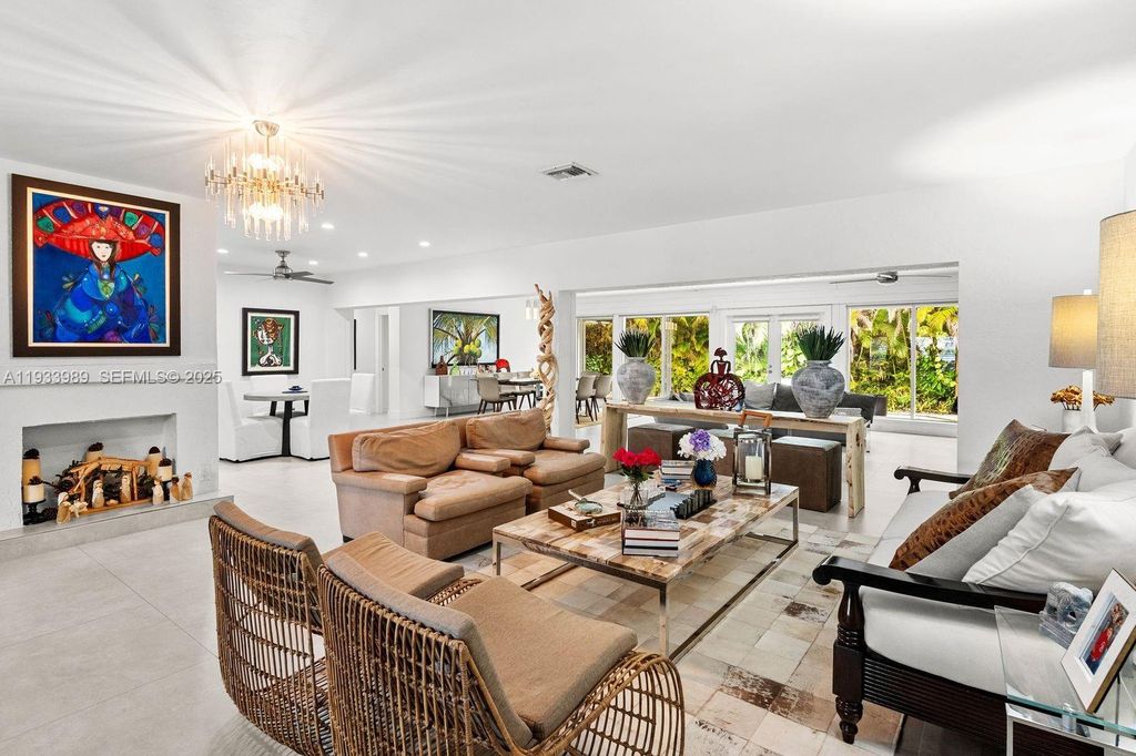 Image 5 of property listing at 6511 Riviera Dr, Coral Gables, FL 33146