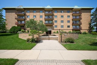 40 S Main Street 2D, Glen Ellyn, IL 60137