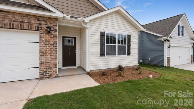628 Country Oak Drive, Asheville, NC 28804
