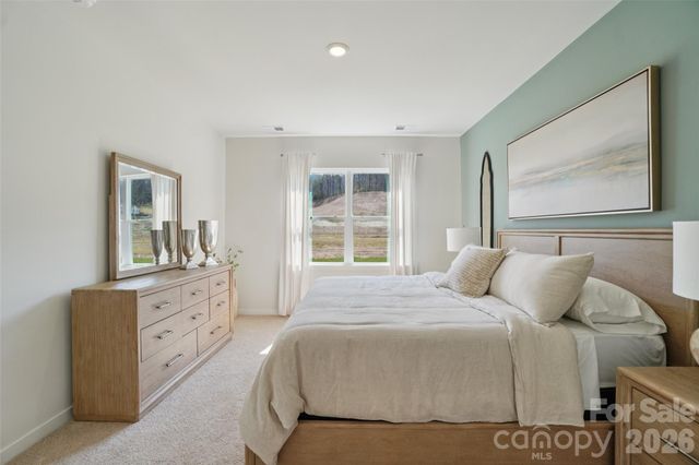 628 Country Oak Drive, Asheville, NC 28804