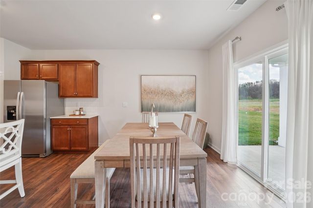 628 Country Oak Drive, Asheville, NC 28804
