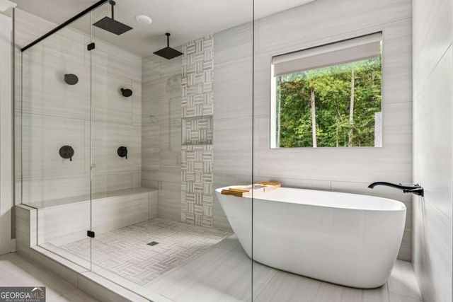 6326 Point Twenty Two, Gainesville, GA 30506