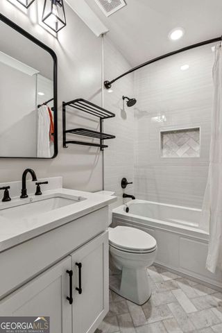 6326 Point Twenty Two, Gainesville, GA 30506