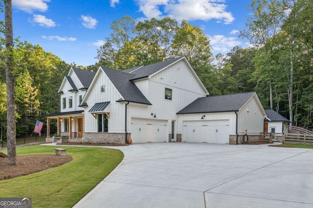 6326 Point Twenty Two, Gainesville, GA 30506