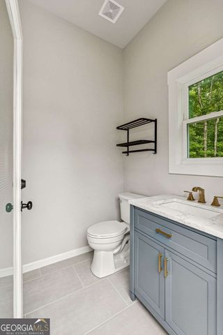 6326 Point Twenty Two, Gainesville, GA 30506