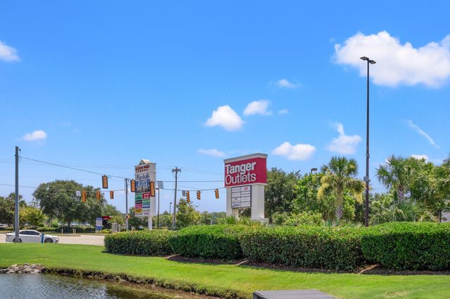 1109 Crooked Hook Rd., North Myrtle Beach, SC 29582