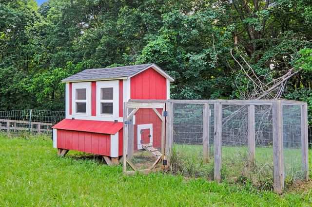 5861 Dividing Ridge Rd, Goodlettsville, TN 37072