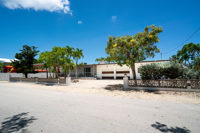 214 Pueblo Street, Plantation Key, FL 33070