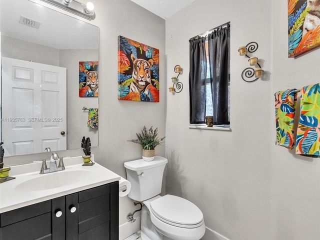 2027 SE 12th St, Homestead, FL 33035