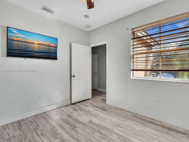 2027 SE 12th St, Homestead, FL 33035