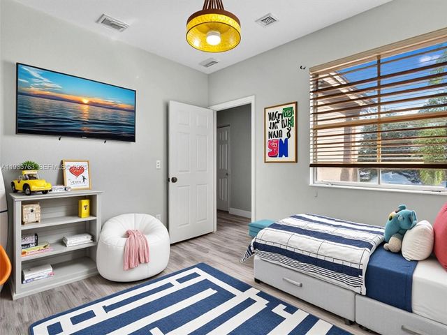 2027 SE 12th St, Homestead, FL 33035