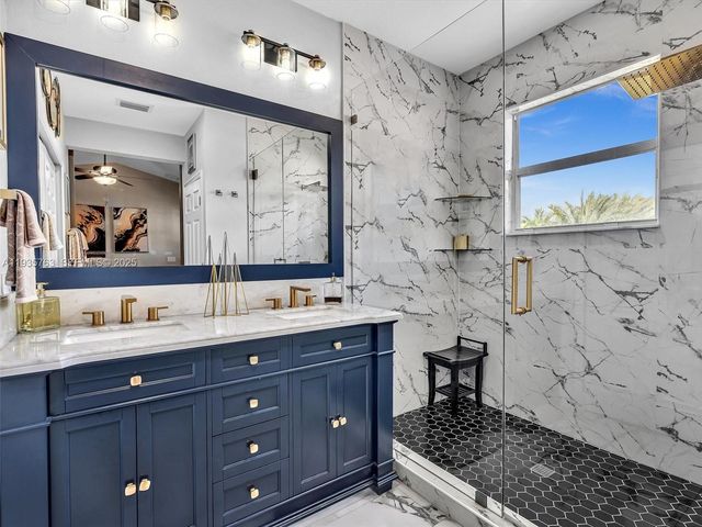 2027 SE 12th St, Homestead, FL 33035