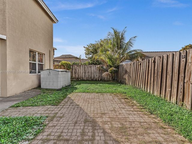 2027 SE 12th St, Homestead, FL 33035