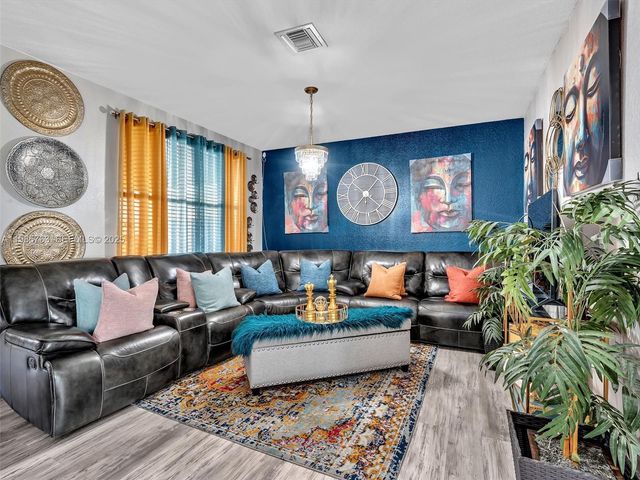 2027 SE 12th St, Homestead, FL 33035