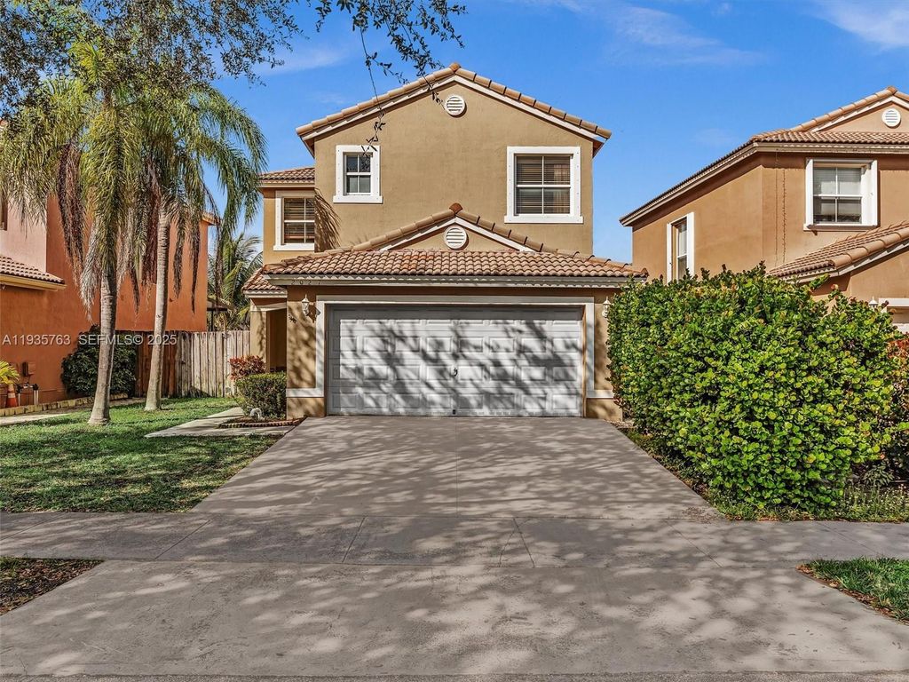 2027 SE 12th St, Homestead, FL 33035