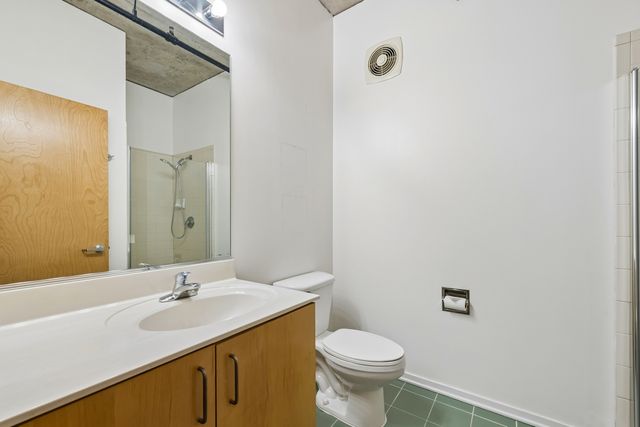 700 W VAN BUREN Street 604, Chicago, IL 60607