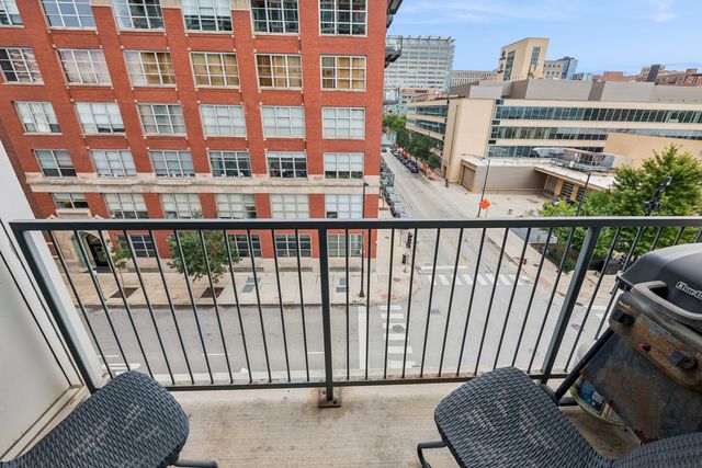 700 W VAN BUREN Street 604, Chicago, IL 60607