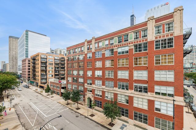 700 W VAN BUREN Street 604, Chicago, IL 60607