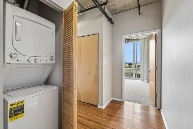 700 W VAN BUREN Street 604, Chicago, IL 60607