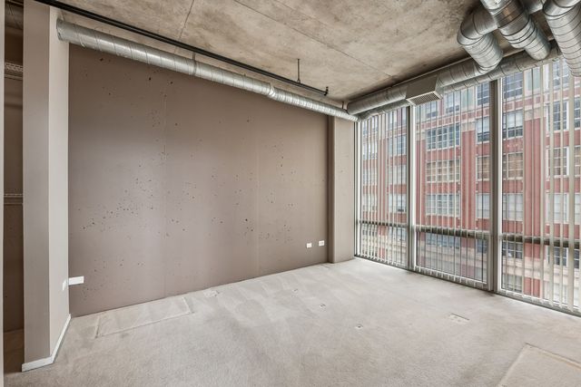 700 W VAN BUREN Street 604, Chicago, IL 60607