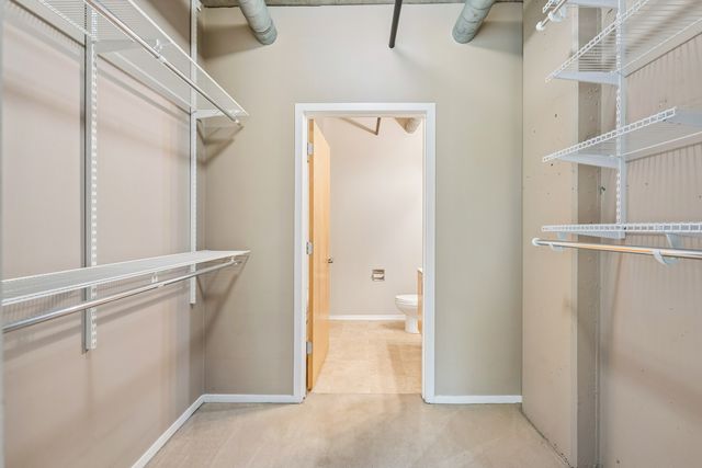 700 W VAN BUREN Street 604, Chicago, IL 60607