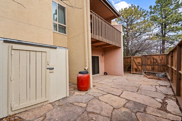 155 Calle Ojo Feliz A, Santa Fe, NM 87505