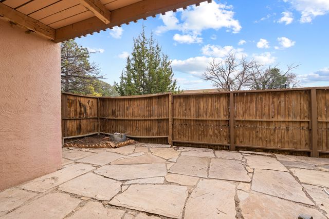 155 Calle Ojo Feliz A, Santa Fe, NM 87505