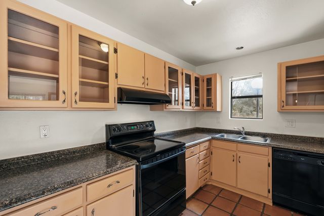 155 Calle Ojo Feliz A, Santa Fe, NM 87505