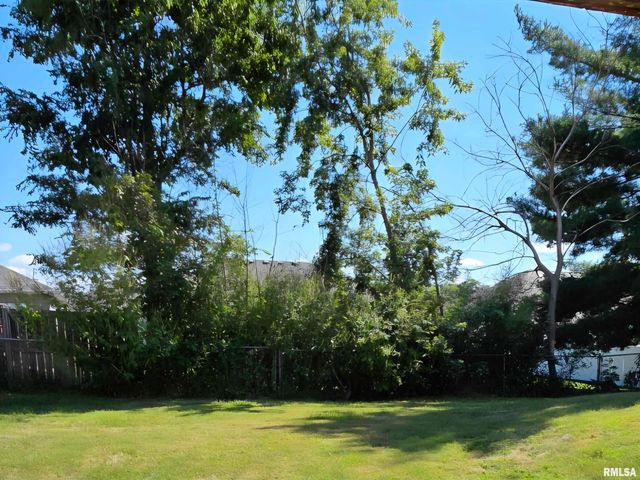 619 MEADOW LARK Drive, Quincy, IL 62305