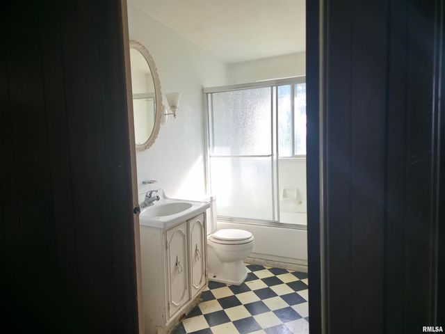 619 MEADOW LARK Drive, Quincy, IL 62305