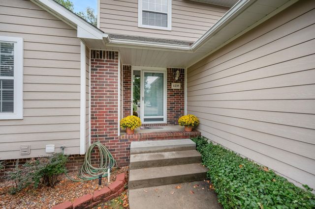 1235 Glenview Dr, El Dorado, KS 67042