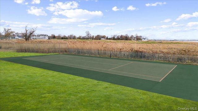 246 Briarwood Crossing, Lawrence, NY 11559