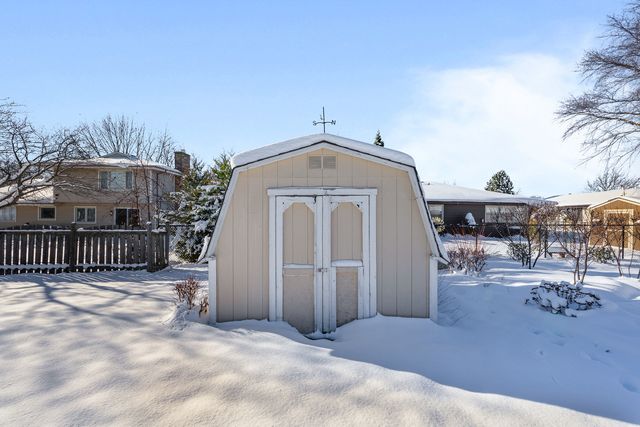 120 S Staffire Drive, Schaumburg, IL 60193