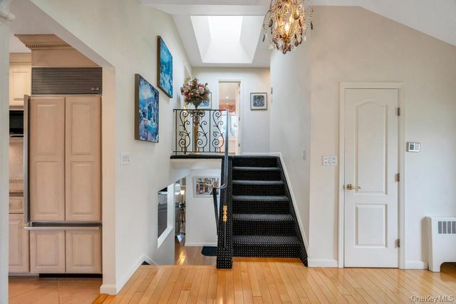 4 Brooks Street, Hicksville, NY 11801