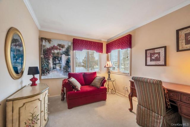 4 Brooks Street, Hicksville, NY 11801