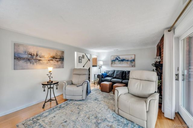 4 Brooks Street, Hicksville, NY 11801