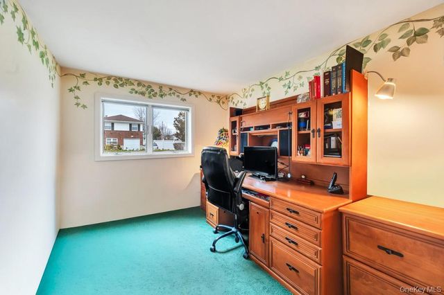 4 Brooks Street, Hicksville, NY 11801