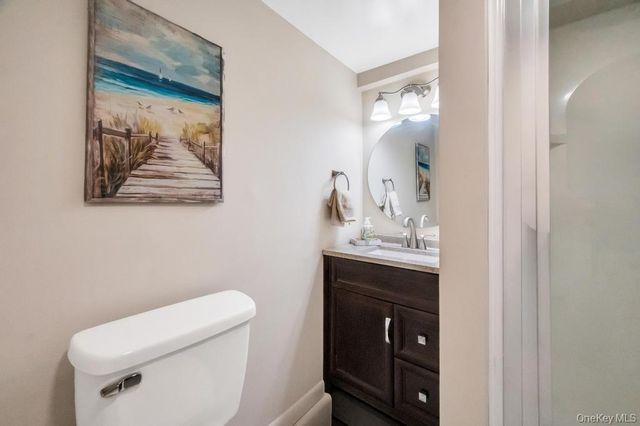 4 Brooks Street, Hicksville, NY 11801