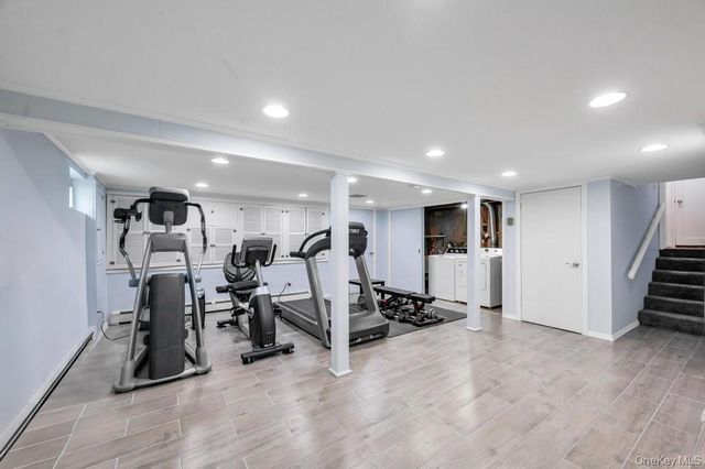 4 Brooks Street, Hicksville, NY 11801