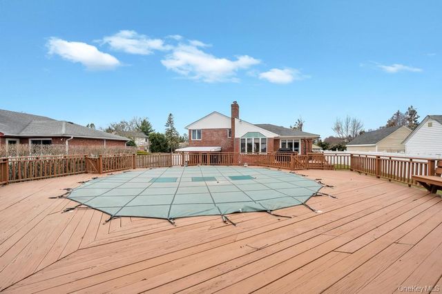 4 Brooks Street, Hicksville, NY 11801