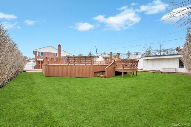 4 Brooks Street, Hicksville, NY 11801