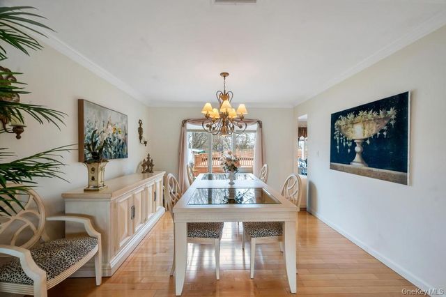 4 Brooks Street, Hicksville, NY 11801