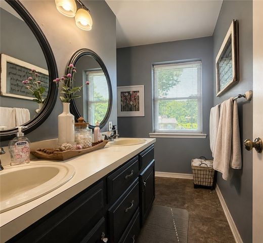 203 Cedarwood Court, Russellville, AR 72801