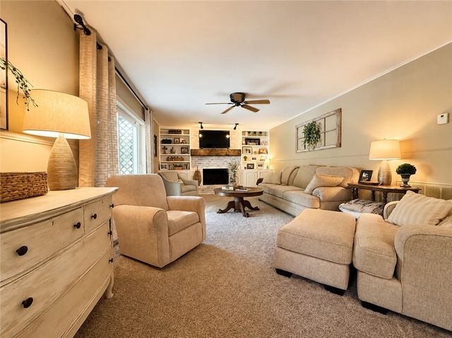 203 Cedarwood Court, Russellville, AR 72801