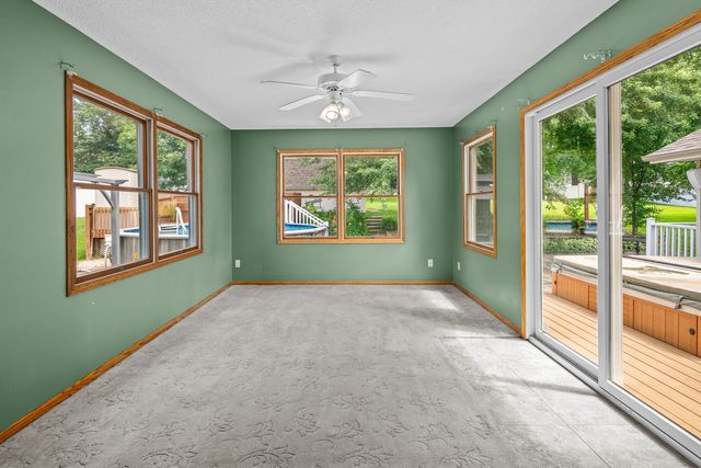 2804 W 44th Street, Davenport, IA 52806